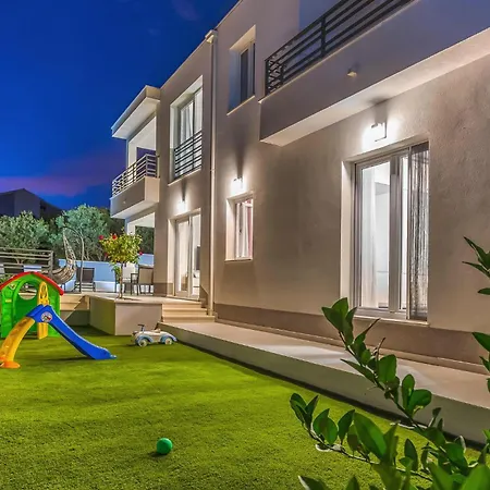 5 Bedroom Amazing In *